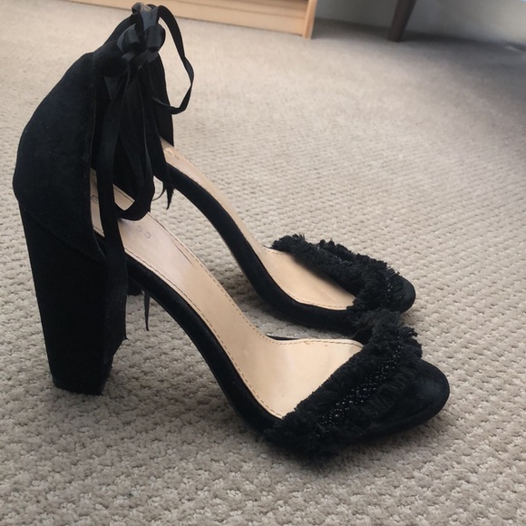 Heels - Picture 4 of 4